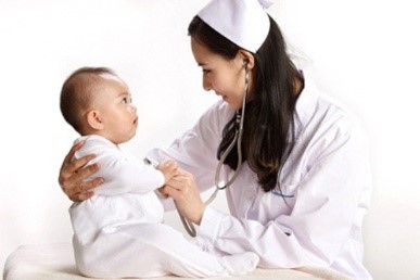 Có nhiều yếu tố khiến bác sĩ khó chẩn đoán cho bé
