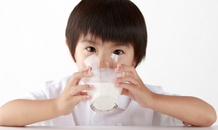 Cha mẹ nên bổ sung cho trẻ sữa Nan Nga số 1 trong khẩu phần ăn hàng ngày của trẻ