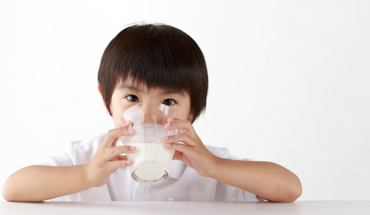 Uống sữa quá nhiều không tốt cho sức khỏe của bé