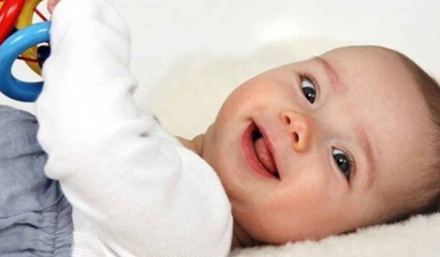 Sữa Nan Nga khuyên mẹ nên để tâm kỹ càng tới phát triển của trẻ 4 tháng tuổi
