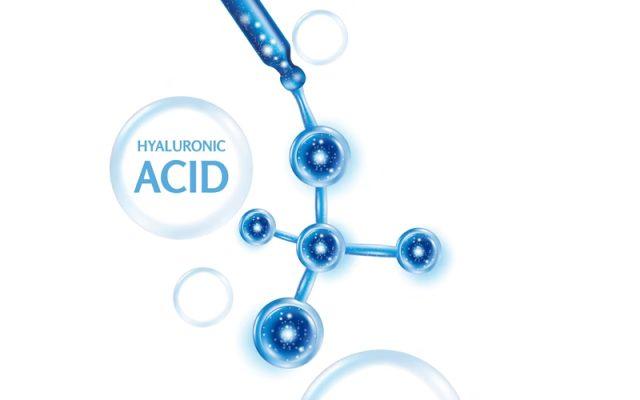 Nên chọn lựa các sản phẩm có thành phần làm dịu da như hyaluronic acid cho da nhạy cảm